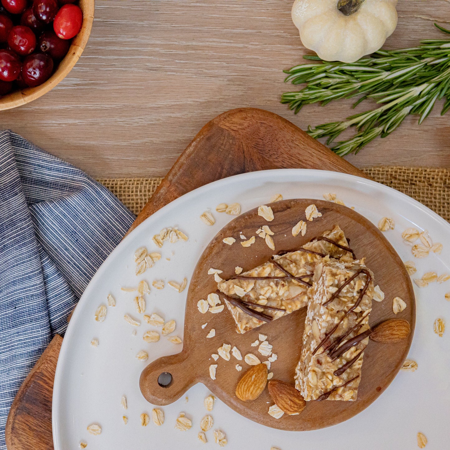 Momma Mary Raw Bars - Tastes like a chewy, vanilla granola bar, only better